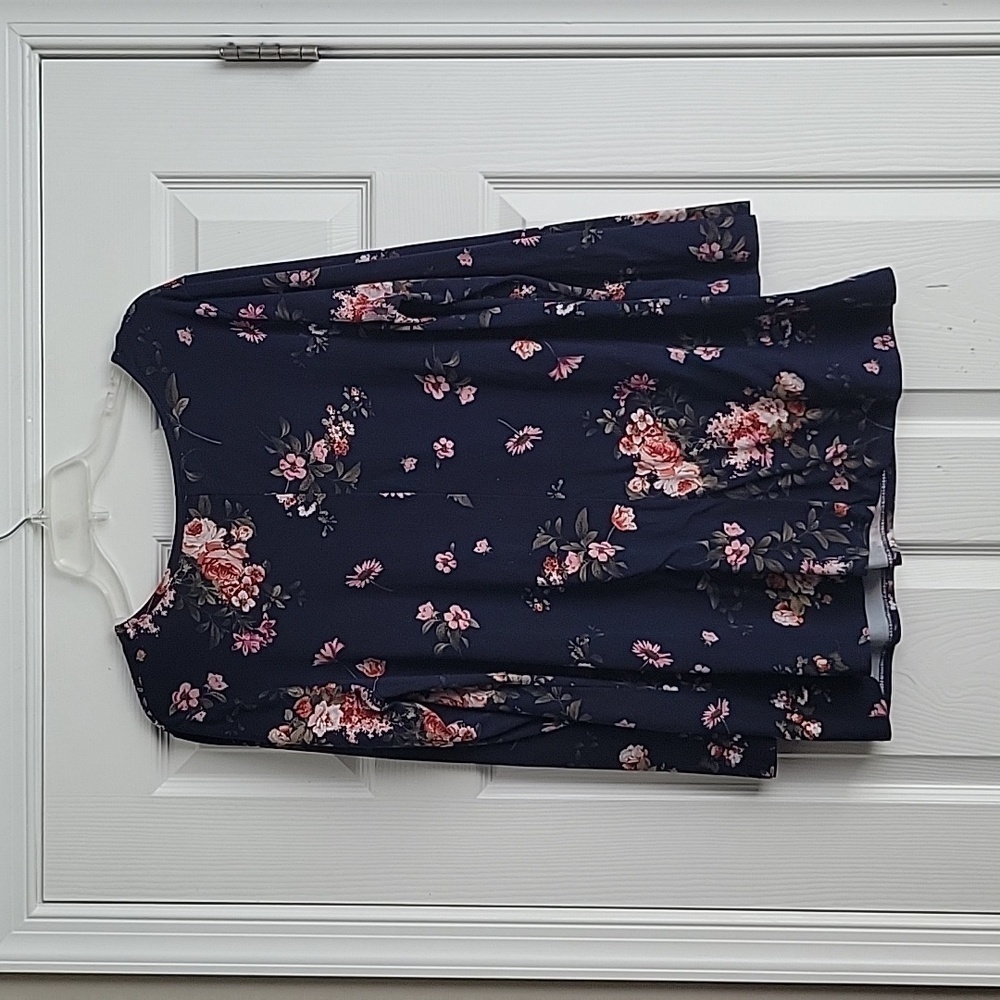 First Love Floral Top - Picture 5 of 9